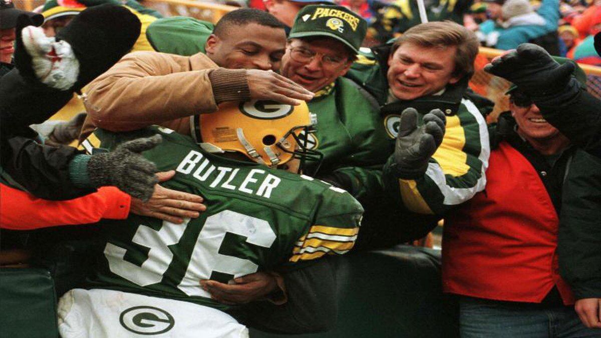 LeRoy Butler leaps into the Pro Football Hall of Fame