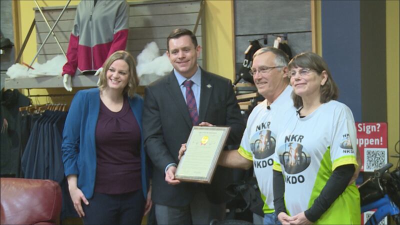 Kidney donor Mark Scotch receives award from Sen. Testin and Rep. Shankland