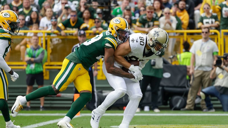 New Orleans Saints tight end Jimmy Graham (80) pulls in a touchdown pass against Green Bay...